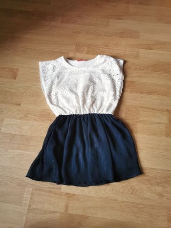 Robe dentelle brillante