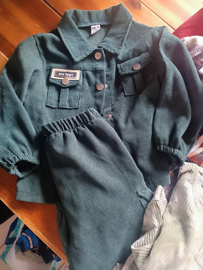 Lot 30 vêtements garçon 3 ans - photo numéro 2
