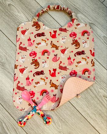 Bavoir élastique 36X30 petits chats