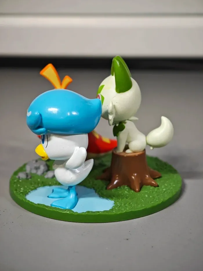 Figurine Starter Pack Pokémon Violet & Écarlate officielle Nintendo/ Game Freak - photo numéro 2
