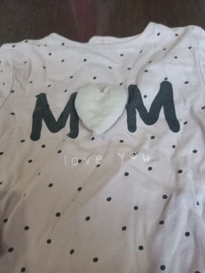 T-shirt M.L. "mom"rose pâle à pois kiabi 18mois - photo numéro 3