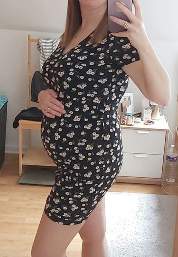 Robe femme enceinte imprimée fleurs.