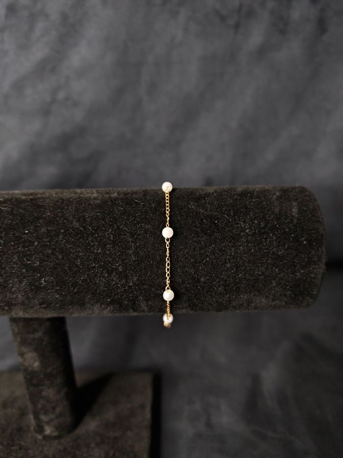 Bracelet doré maille forçat fine avec perles blanches – 21,5 cm – Neuf - photo numéro 4