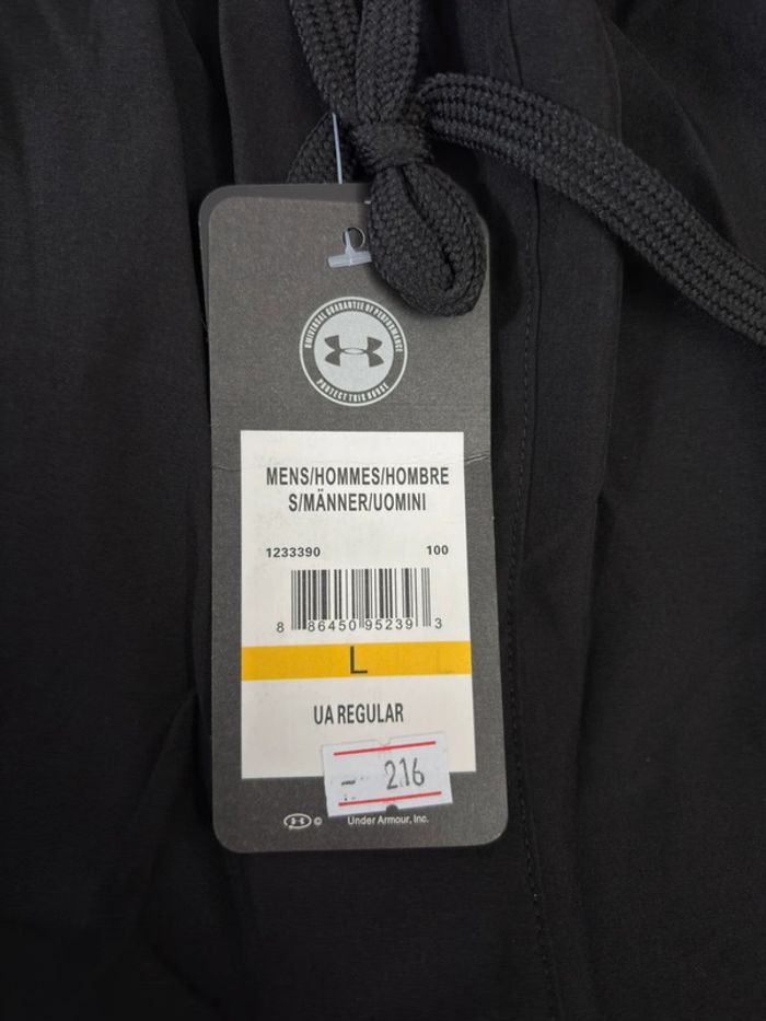 Ensemble Under Armour T-Shirt avec motif et Short Fluorescent Taille L - photo numéro 4