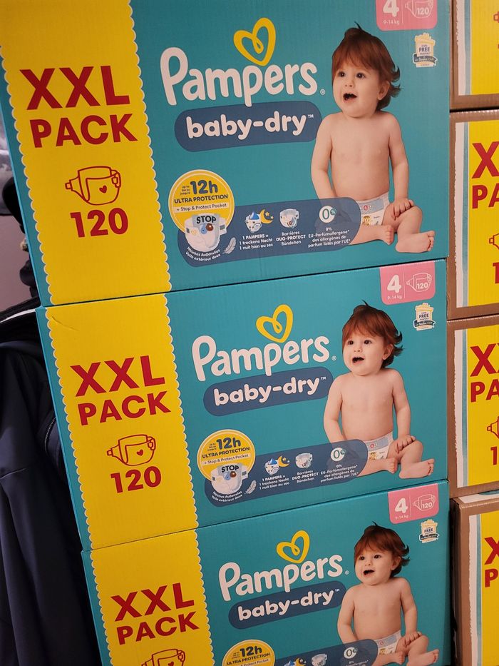 3 pampers taille 4