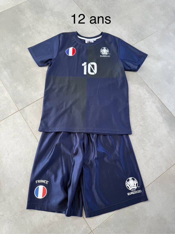 Ensemble foot euro 2020 taille 12 ans