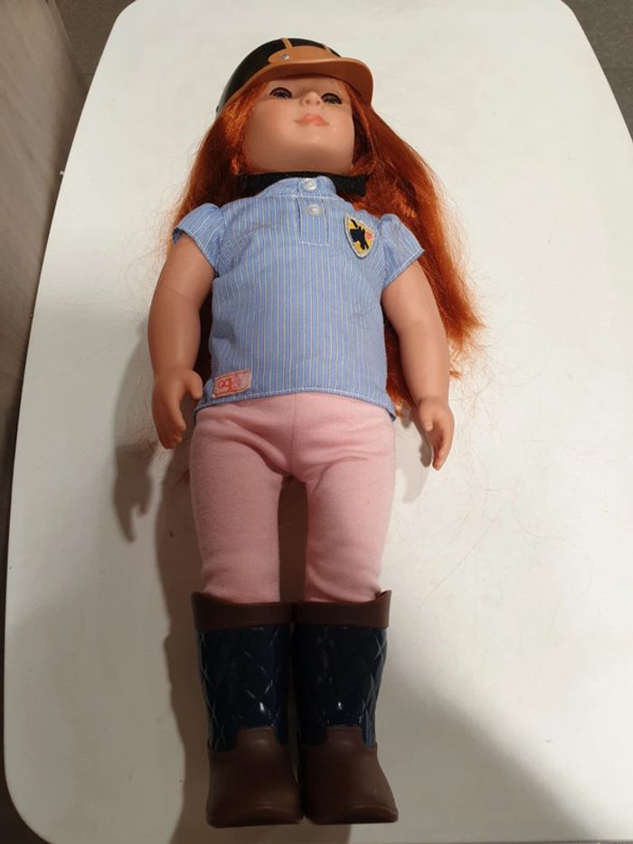 Très jolie poupée cavalière