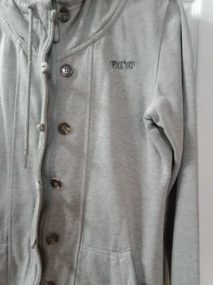 Veste grise - photo numéro 2