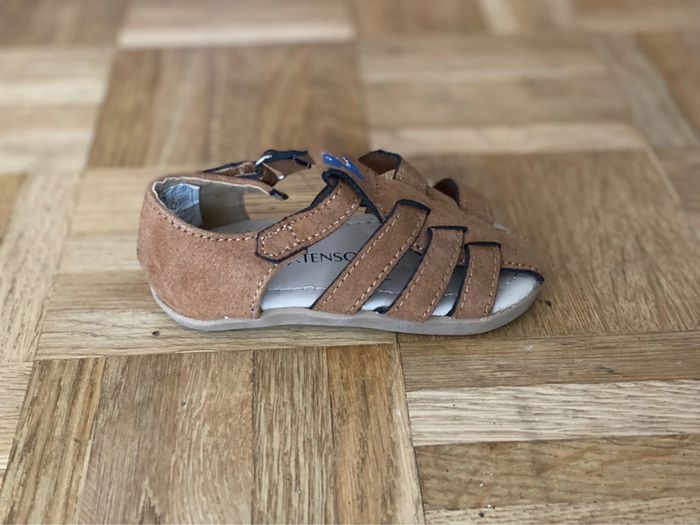 Sandales Cuir T19 TBE comme neuves - photo numéro 4