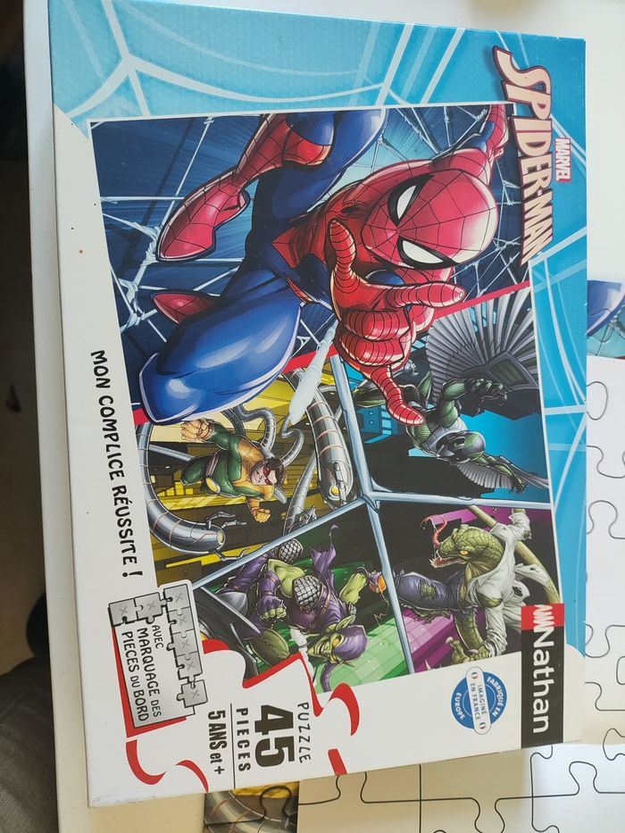 Puzzle spiderman 45 pièces