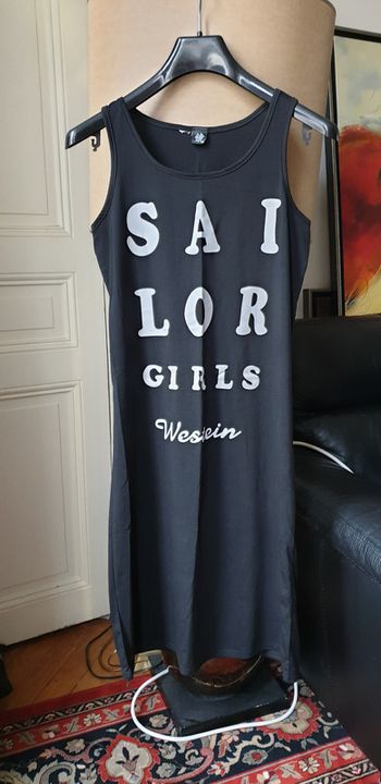 Robe noire NEUVE T 36/38/40