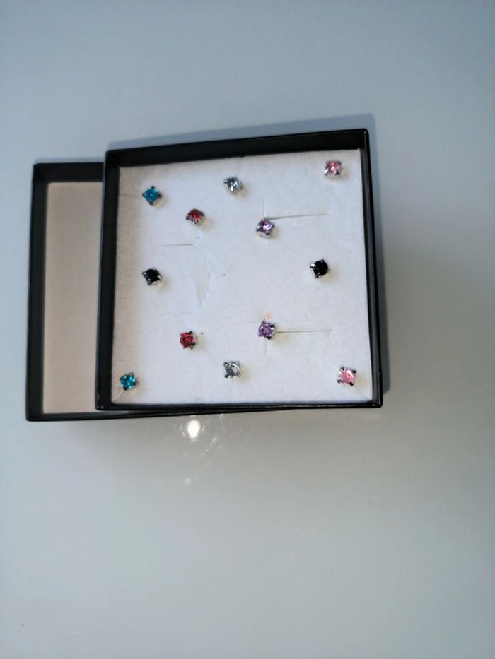 6 paires de boucles d'oreilles (puces) - photo numéro 3