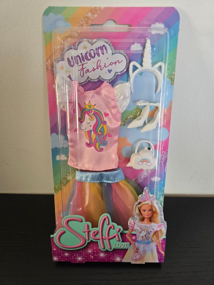 tenue pour poupée licorne rose Steffi love