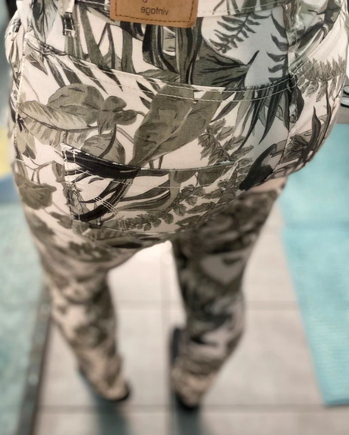 Pantalon kaki motifs - photo numéro 3