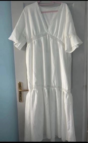 Robe longue bohème en broderies 