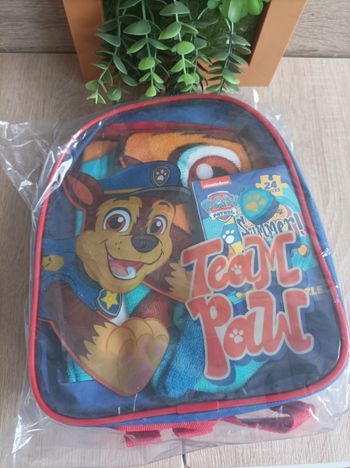Petit sac à dos avec serviette et puzzle pat patrouille paw patrol 