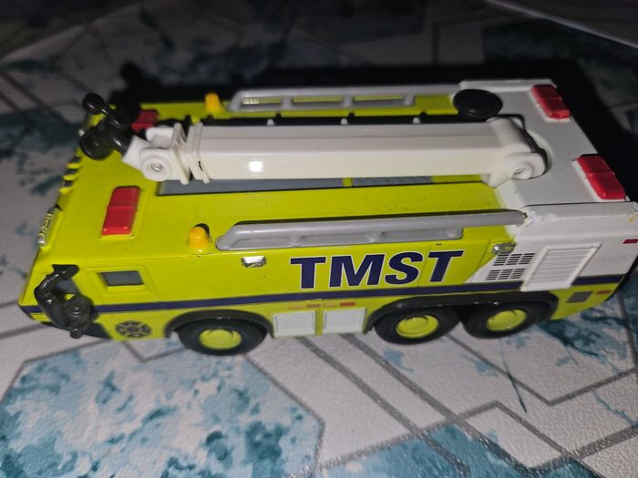 Voiture cars mattel d occasion Disney Pixar Cars Ryker TMST Camion de pompiers moulé sous pression M - photo numéro 3