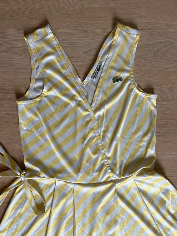 Robe tennis Lacoste vintage à rayures blanches et jaune citron taille 40 - photo numéro 3