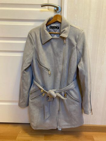 Très beau manteau gris neuf