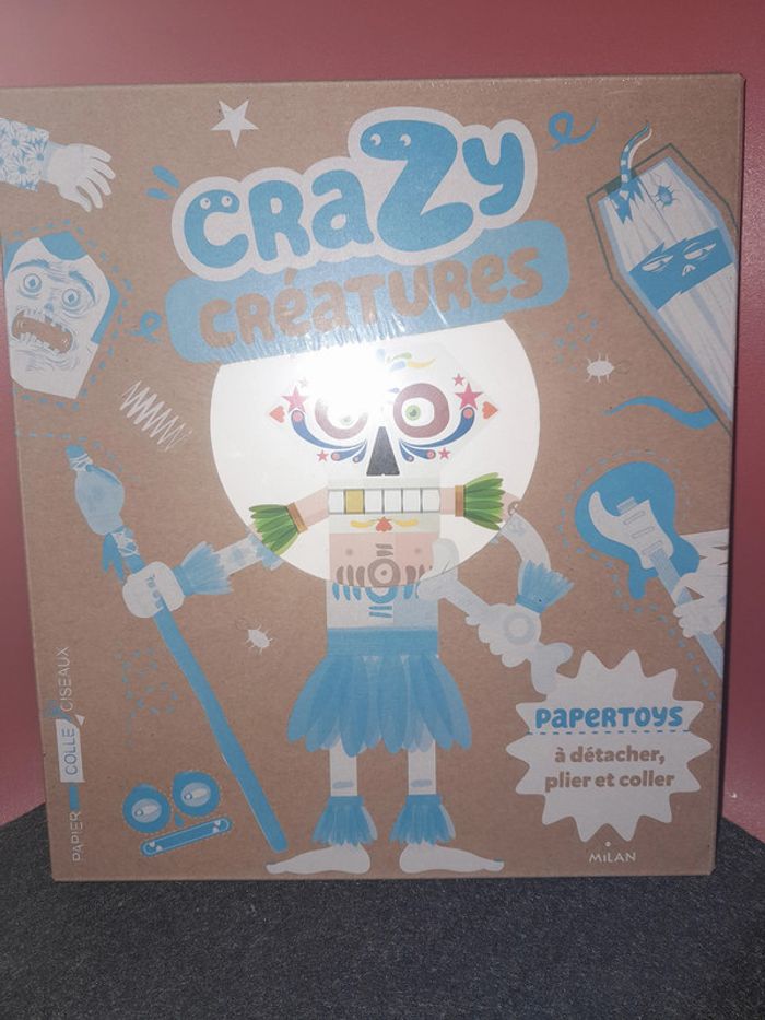 coffret neuf emballé de papertoys Crazy créatures