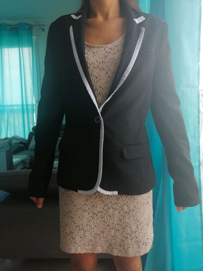 #Veste noire et blanche