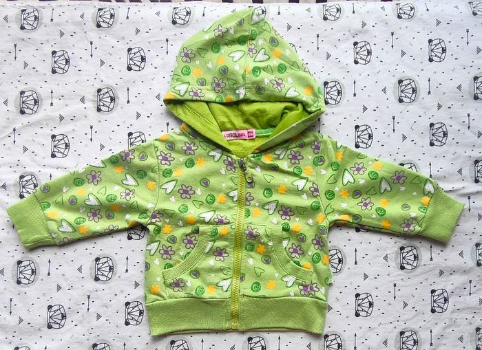 Veste à capuche taille 6 mois