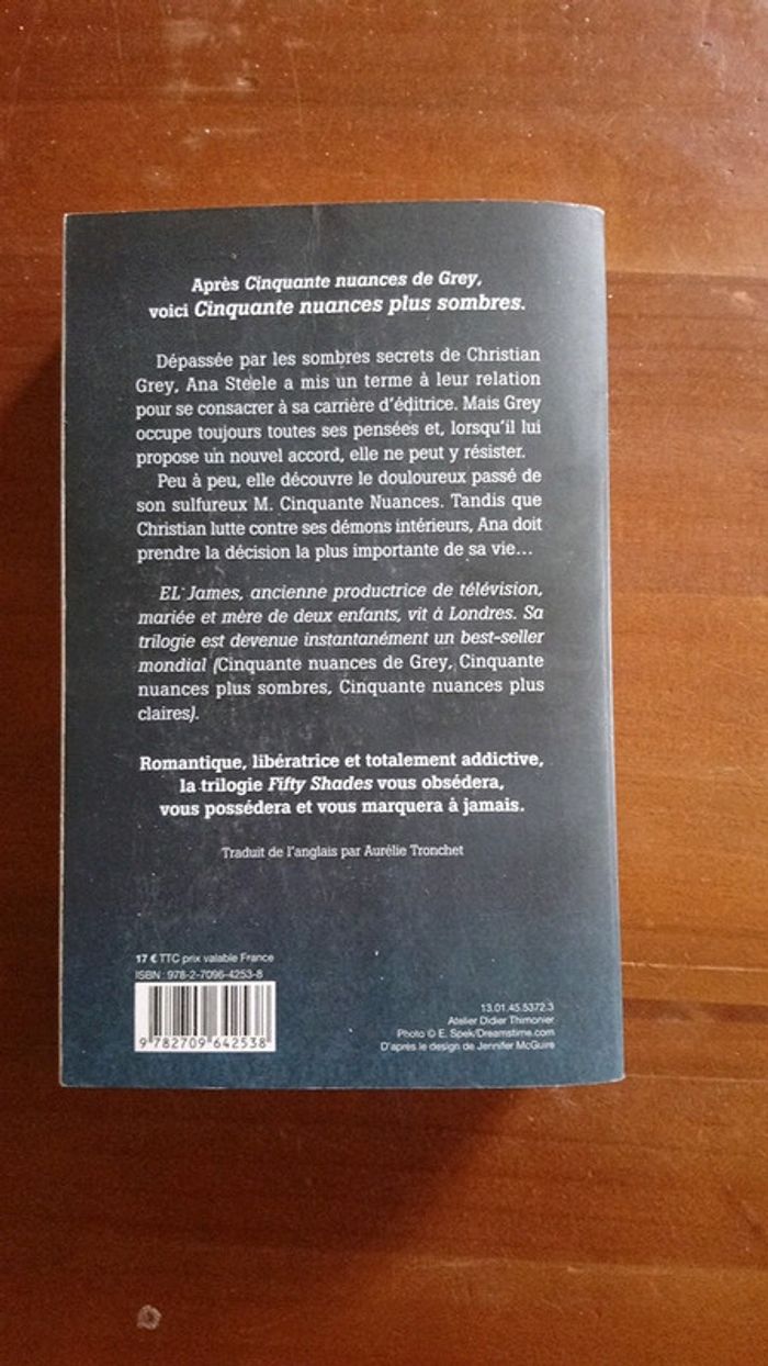 Cinquante nuances plus sombres - photo numéro 2