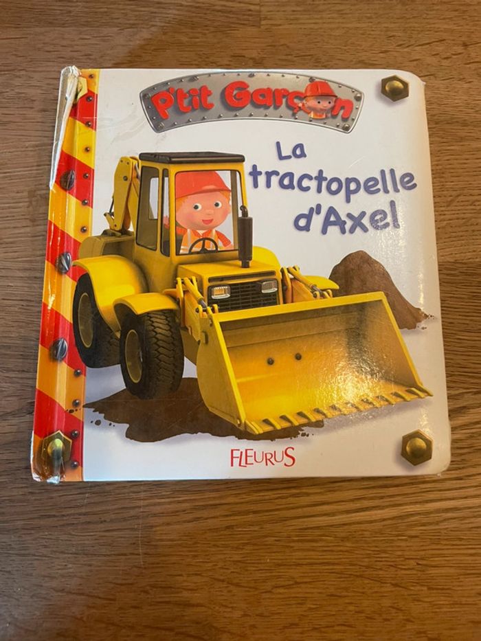 Livre P’tit garçon La tractopelle d’Axel Numéro 10
