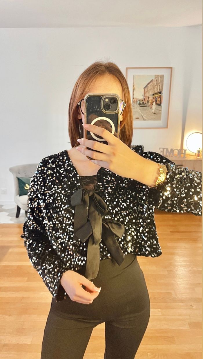 Top à Noeuds en Sequins