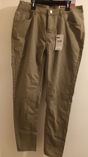 Pantalon simple kaki