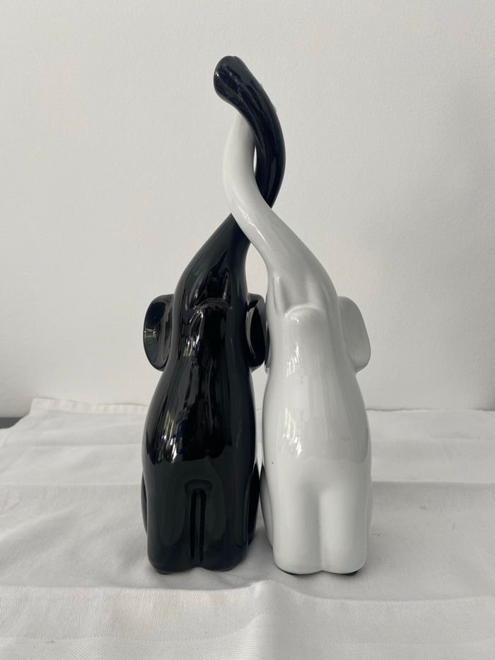 Éléphants en céramique noir et blancs - photo numéro 3