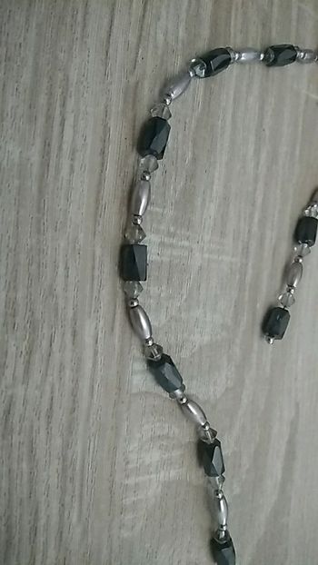 Collier magnétique argenté