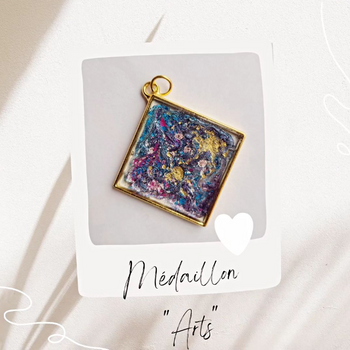 Pendentif carré "Arts"