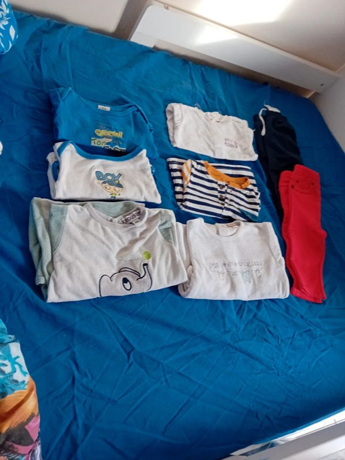 Lot  pyjama /bodie / pantalon garçon 6 mois