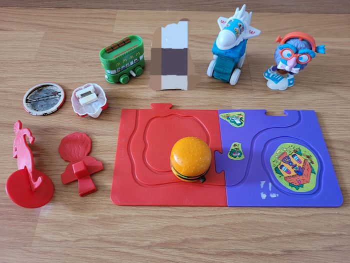 Lot Figurine jouet badge sifflet mcdonald's - photo numéro 2