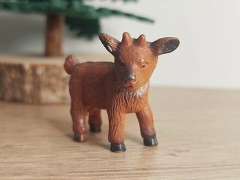 Figurine chevreau marron Animal de la ferme