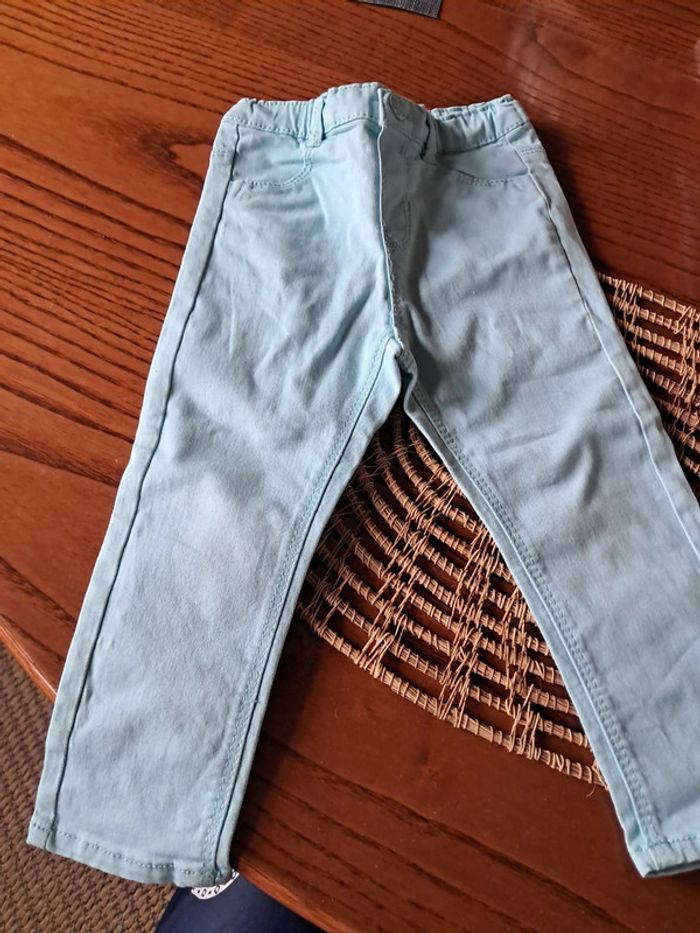 Pantalon de la marque obaibi 23 mois bleu clair