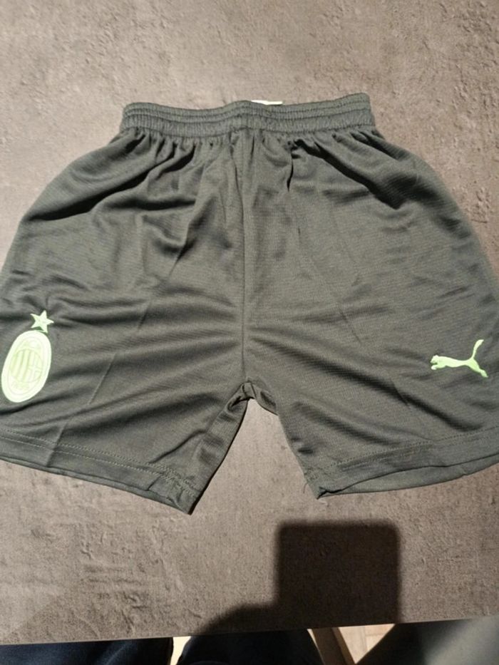 Tenue football ac milan vert et gris. T.22 - photo numéro 3