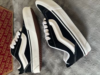 Vans Knu School