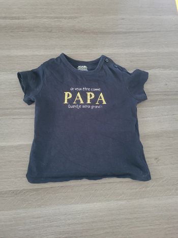 Tee-shirt bleu marine