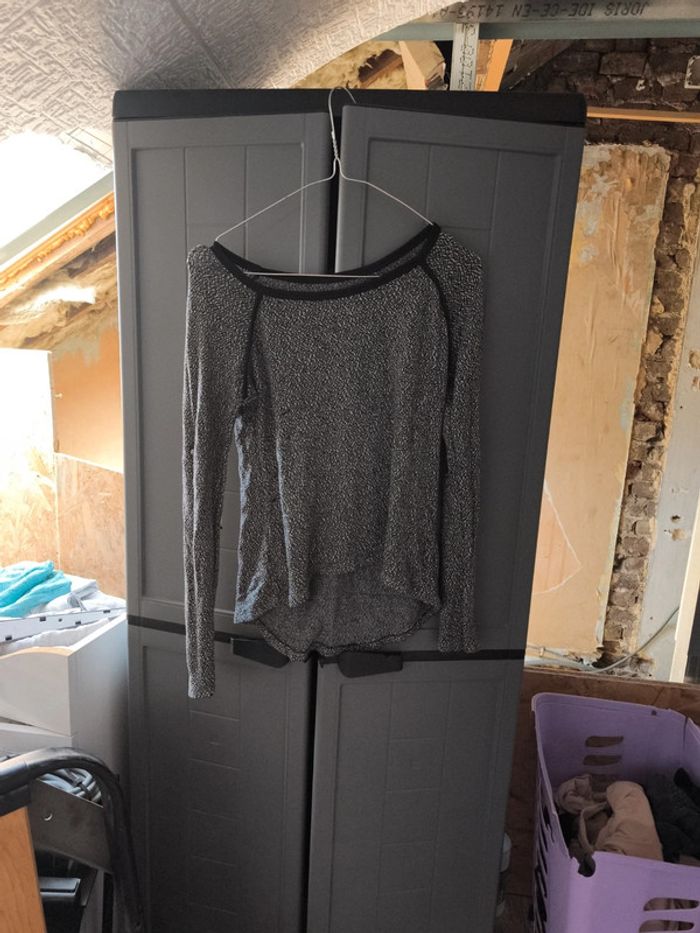 Un pull fin et léger en taille L, parfait pour toutes les saisons !
