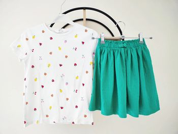 8 ans ensemble été teeshirt h&m (7-8 ans).et jupe tape a l'oeil (8 ans)