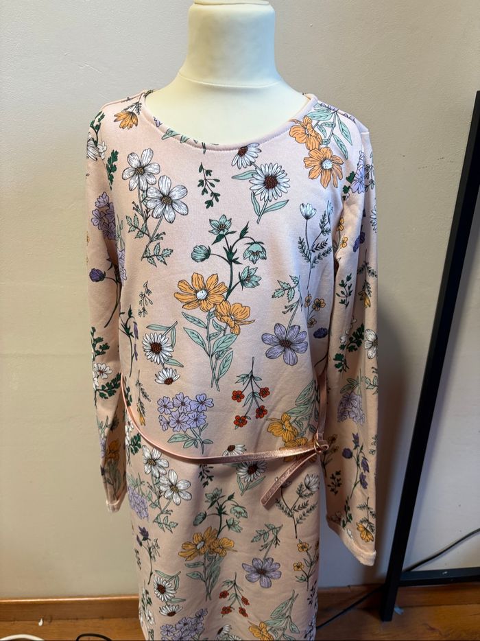 Robe fille taille 134/140