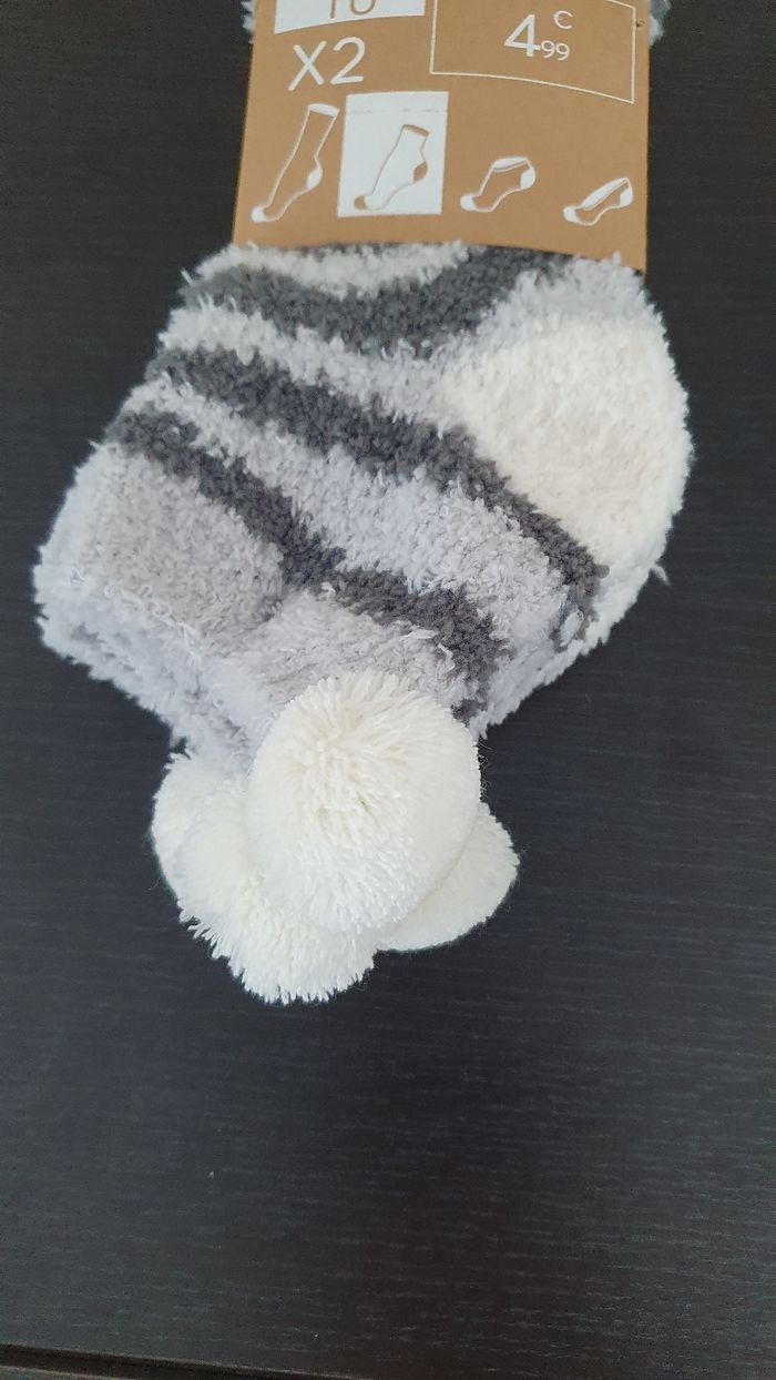 2 paires de chaussettes neuves - photo numéro 3