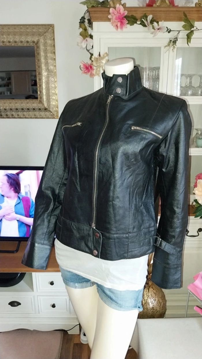 Blouson/ Perfecto/ Veste en cuir véritable noir état neuf  Taille 38 - photo numéro 6