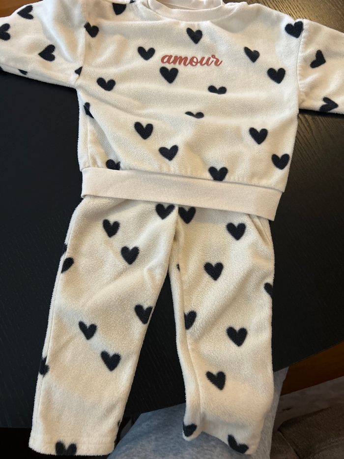 Pyjama kiabi fille 24 mois parfait état