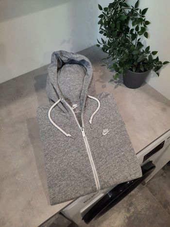 Gilet Fin à Capuche Nike – Gris – Zip – Taille M (Manches Longues, Femme)