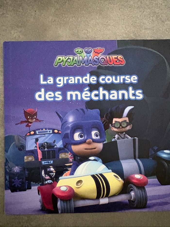 Livre la grande course des méchants