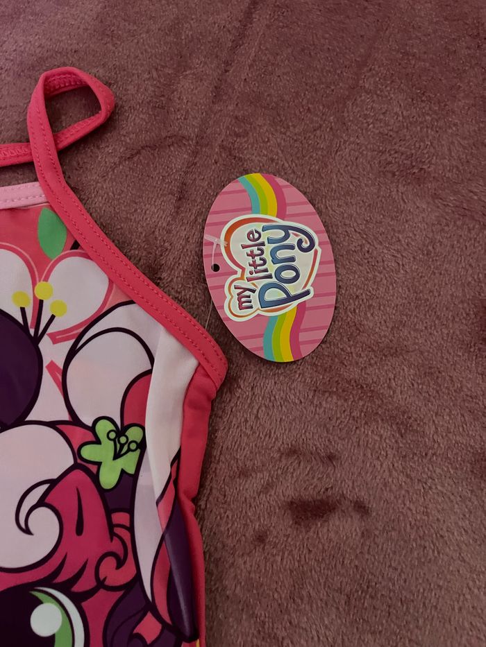 Maillot de bain fille taille 5-6 ans Neuf - photo numéro 4