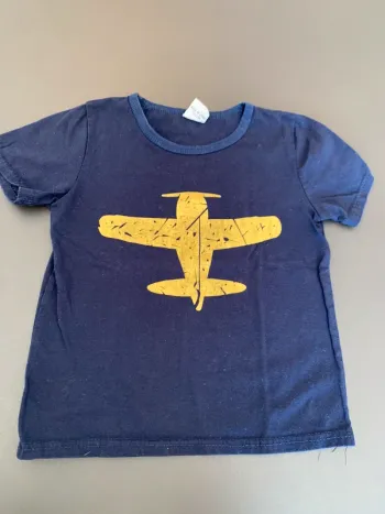T-shirt avion taille 8 ans